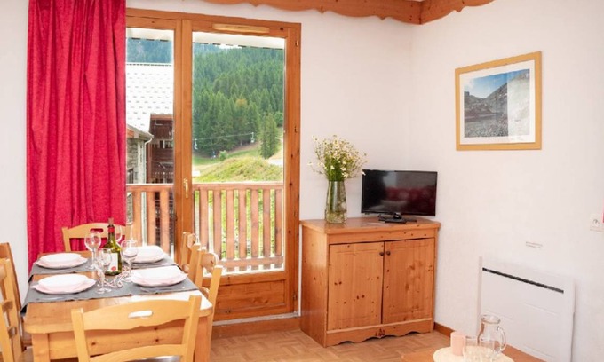 Puy-Saint-Vincent Apartment | 39 m² Apartment ∙ 2 bedrooms ∙ 6 guests