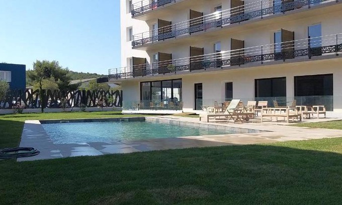 Martigues Hotel | 42 m² Hotel ∙ 2 bedrooms ∙ 4 guests