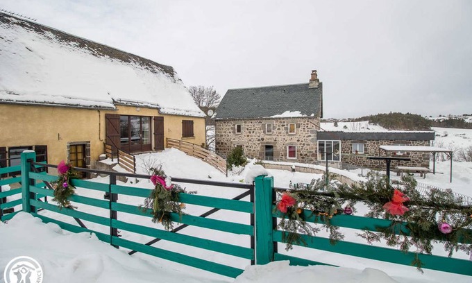 Saint-Nectaire House | 82 m² Gîte ∙ 3 bedrooms ∙ 6 guests