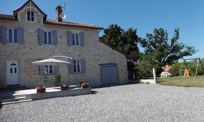 Montsoue House | 92 m² Gîte ∙ 2 bedrooms ∙ 4 guests