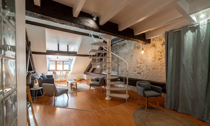 Annecy Old Town Apartment | Apartment for 6 people, in the city center
