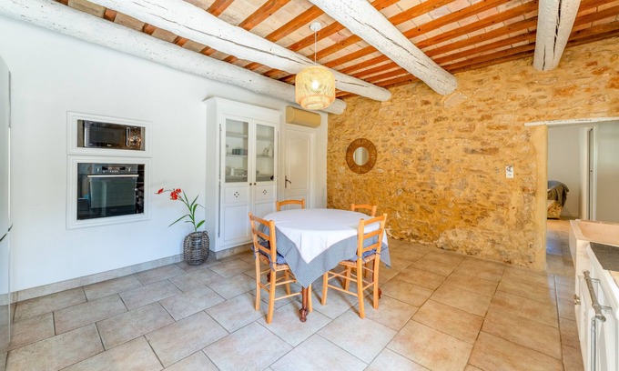 Mornas Apartment | Apartment 'La Velle' with Private Terrace, Private Garden, and Wi-Fi
