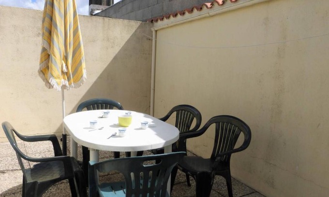 Saint-Gilles-Croix-de-Vie Apartment | Appartement Saint-Gilles-Croix-de-Vie, 3 pièces, 5 personnes - FR-1-224-771