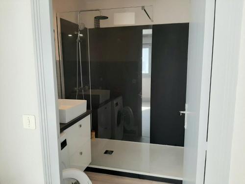 Saint-Jean-de-Luz City Center Apartment | Appartement Confortable en Plein Centre de Saint-Jean-de-Luz, à Deux Pas de la Plage et des Commerces - FR-1-239-586