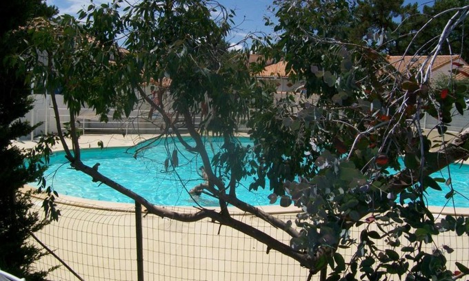 La Tranche-sur-Mer Apartment | Appartement La Tranche-sur-Mer, 3 pièces, 5 personnes - FR-1-357-74