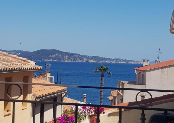 La Ciotat Apartment | Appartement T3 duplex centre historique vue mer