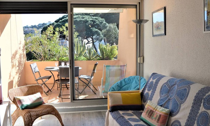 Cavaliere Apartment | Beachside Studio Cabin with Terrace and Parking in Cavalaire