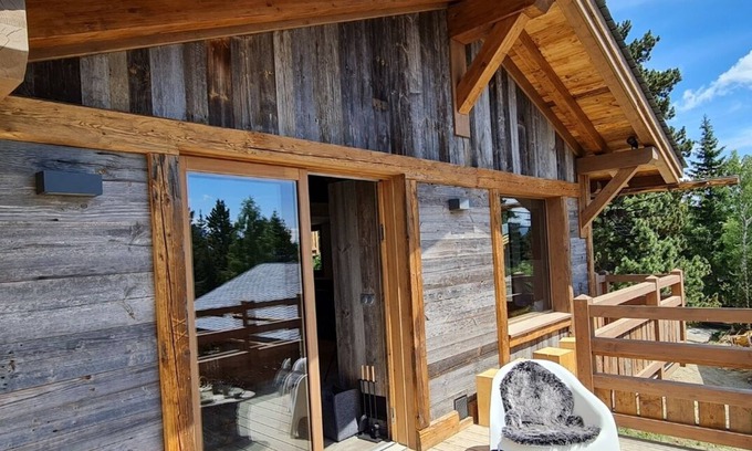 Superbolquere Ski Chalet | Chalet Hatsya Collection Cachemires