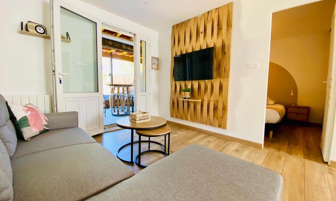 Julienne Apartment | Charmante MAISON Lumineuse, Chaleureuse et confortable