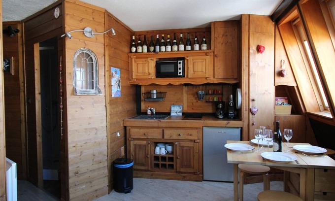 Avoriaz Apartment | Charming Studio in Avoriaz Village des Ruches - Sleeps 4, 21m², Prime Location!
