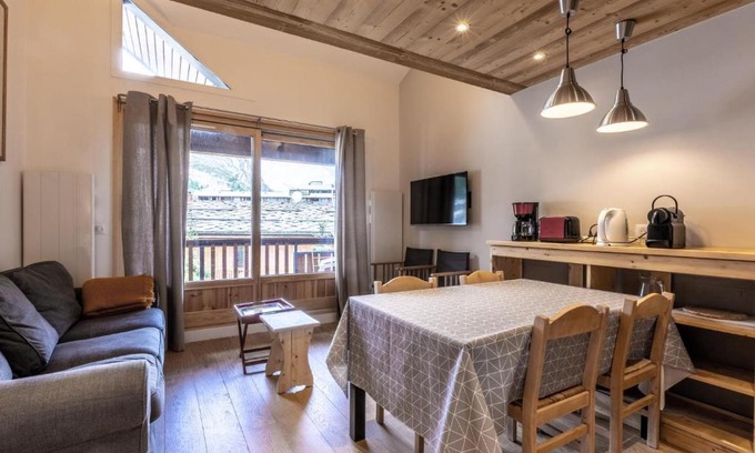 Val-d'Isere Apartment | CHAS5 - Superbe appartement, centre ville proche pistes et commerces.