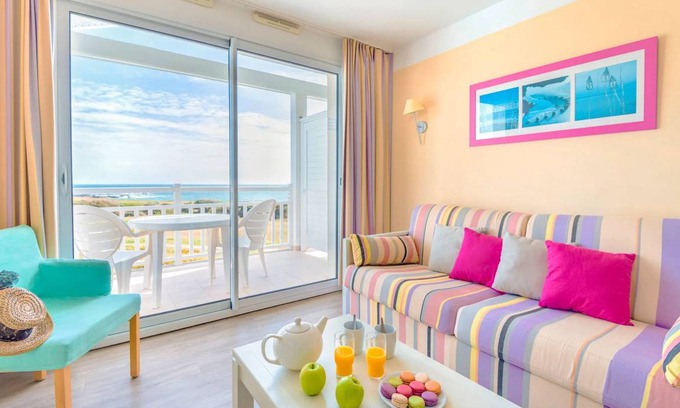 Chateau-d'Olonne Condo | Condo ∙ 1 bedroom ∙ 4 guests