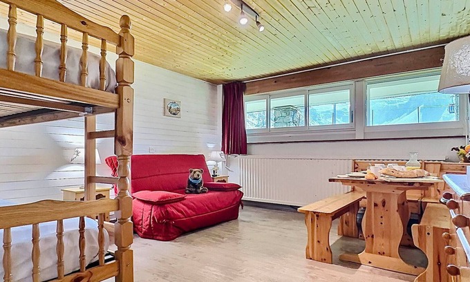 Tignes le Lac Apartment | Cozy 4-Person Apt in Tignes Le Lac - Ski-In/Ski-Out, Close to Amenities
