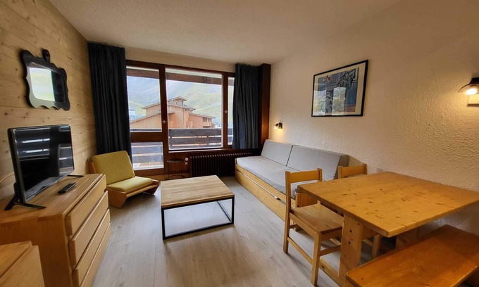 Val Claret Apartment | Cozy southwest studio near slopes with balcony - 4 ppl