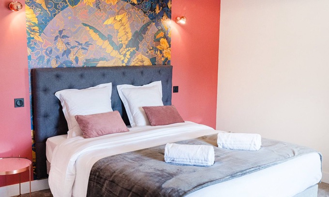 Hermival-les-Vaux Bed & Breakfast | Emma's suite at Château d'Hermival