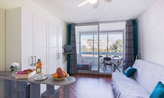 Le Grau-Du-Roi Apartment | Floralies I by Interhome