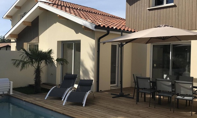 Moliets-et-Maa House | Four-Bedroom House, 8 People with Pool, Called "Whitehaven"