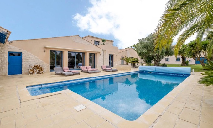 Saint Nazaire sur Charente Villa | 280 m² Villa ∙ 4 bedrooms ∙ 10 guests