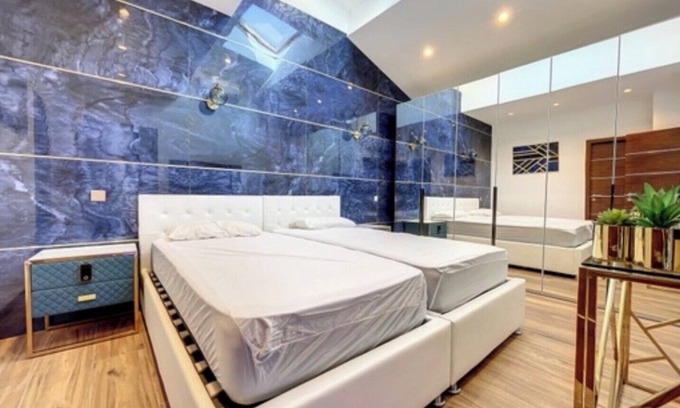 Cannes City Centre Apartment | Front of the festival palace and 50m from the beaches