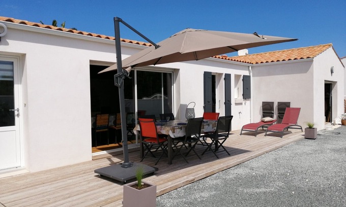 Saint-Denis-d'Oleron House | House 180m² 3 bedrooms living room of 62m², swimming pool above ground.
