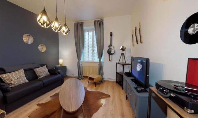 Colmar Apartment | L'OCTAVE Colmar apartment 1 bedroom & living-room
