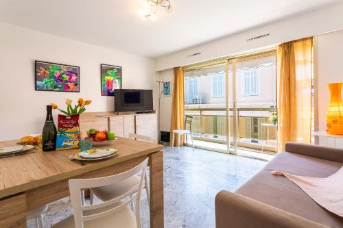 Cannes City Centre Apartment | Le Minerve 3P DEB5515