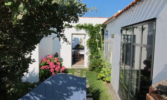Noirmoutier-en-l'Ile House | Le Vieil, La Madeleine, 10 meters from the beach, on the dune