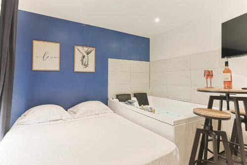 Charpennes - Charmettes Apartment | LES BULLES DE MONA - Le Wilson - Spa