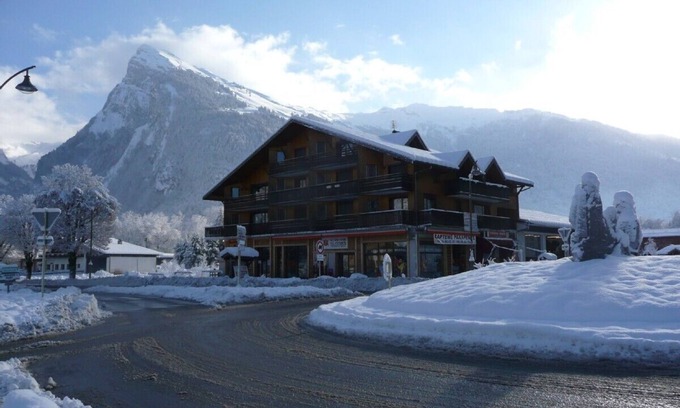 Samoens Apartment | Les Rhodos 8. 1 bedroom apartment (42m2) next to the Grand Massif Express lift.