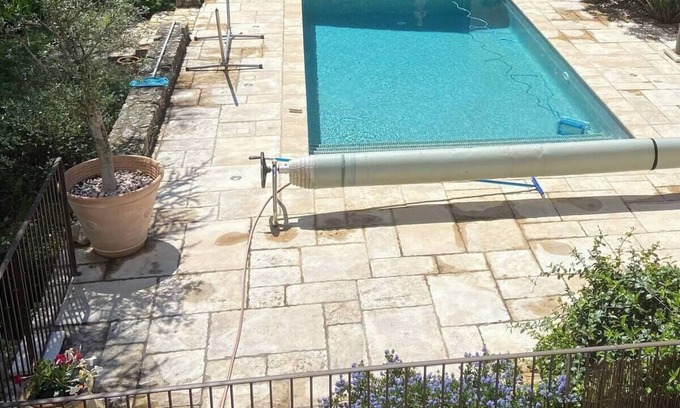 Sainte-Anastasie-sur-Issole House | Maison de Charme Avec Piscine et Jardin