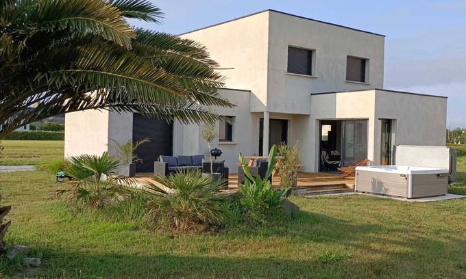 Plouescat House | Maison de Vacances "Ty Zoizos" à 250 m de la Plage