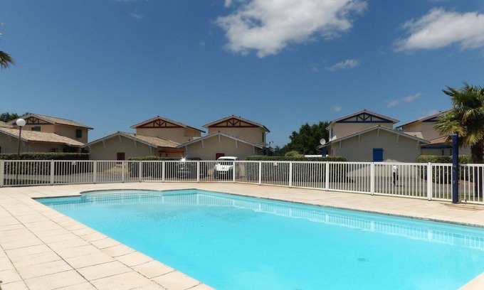 Bias Apartment | Nice apartment for 5 people with WIFI, pool, TV, terrace and pets allowed