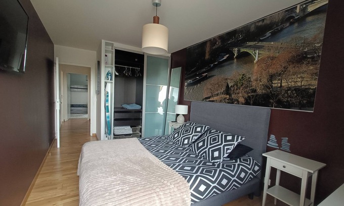Saint-Denis Apartment | PARIS/Large family Apartment (3 bedrooms + 2 bathrooms)