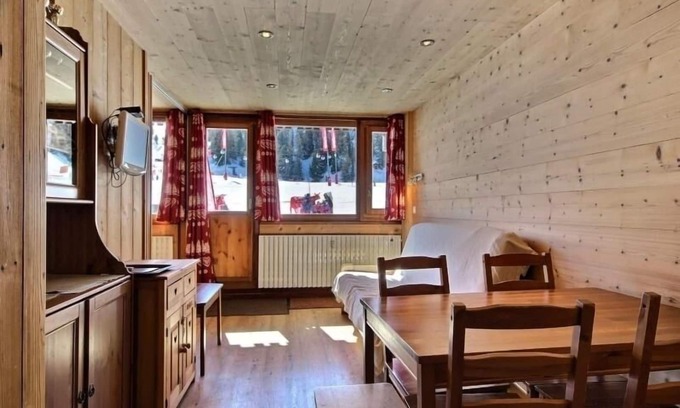 Plagne Centre Apartment | Renovated apartment on slopes, balcony, 5 pax, near shops