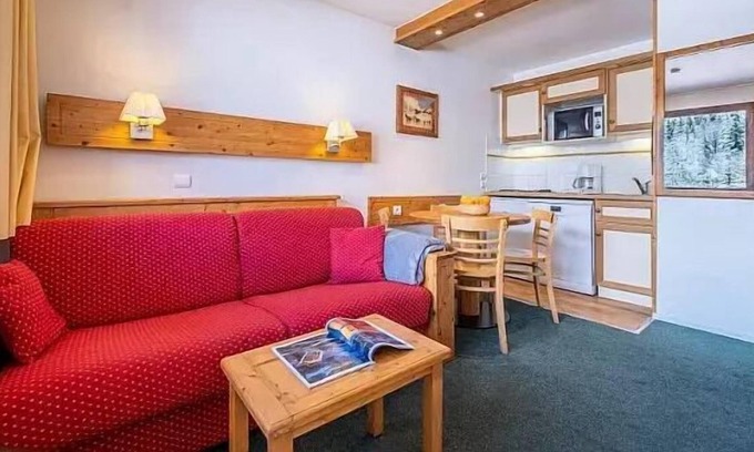 Meribel Centre Apartment | Residence Pierre & Vacances Le Peillon - Studio for 4 people - 1 sleeping area - Valley view