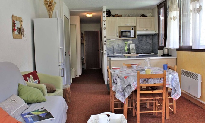 Risoul Apartment | Ski-in/Ski-out Apartment with Terrace, 6 Sleeps, South-Facing, 2 BR, Near Parking