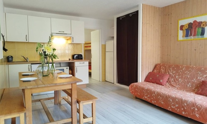 Orcieres-Merlette Apartment | Spacious 2-Room Cabin, 8 Pax - Ski-In/Ski-Out, Near Sports Center, North-West Facing