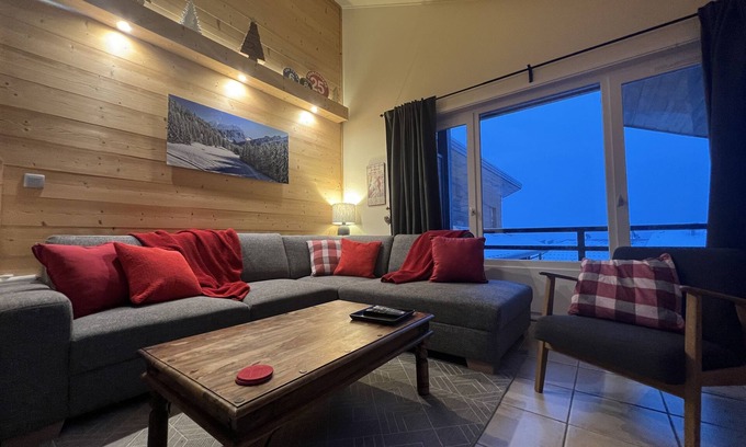 Saint-Jean-dʼAulps Apartment | Spacious, family 3 bedroom duplex - only 50m from the ski slopes