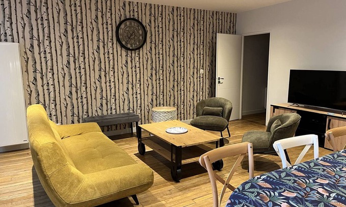 Cauterets Apartment | Spacious New Apartment in City Center for 10/12 Guests with Modern Amenities