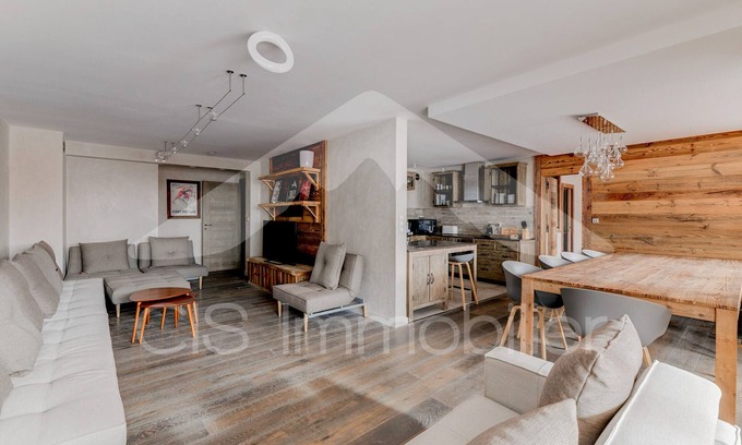 Meribel Centre Apartment | Stunning 6-Bedroom Apartment for 10 in Méribel Center, Near Ski Lifts and Shops