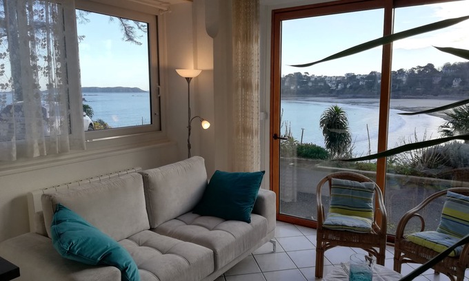 Perros-Guirec Apartment | * Superb sea view * in a 4-room comfort apartment, direct access to the beach, park, wifi