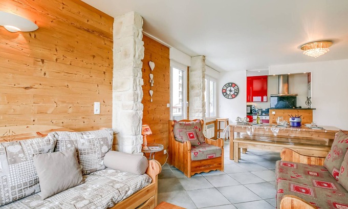 Tignes le Lac Apartment | Tignes - Cozy 3-room apartment, sleeps 8, ski-in/ski-out, close to shops, WiFi