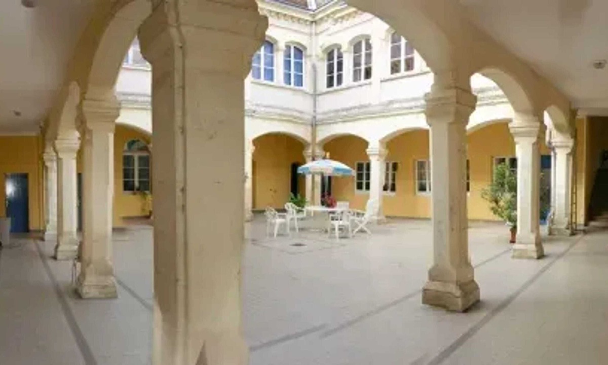 Roucy Apartment | Homerez - Apartment in Roucy with garden