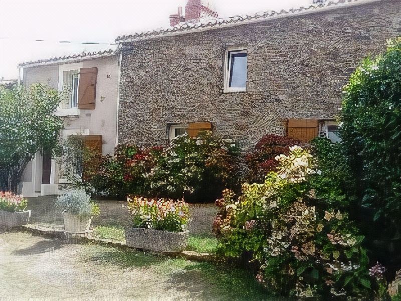 Photo of Buildings in Le Cellier