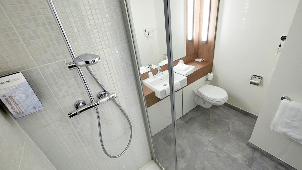 Photo of Bathroom in Mondeville