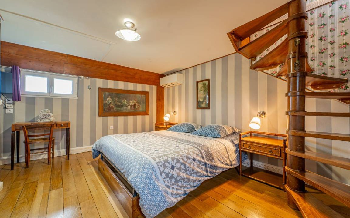 Photo of Bedroom in Bassins a Flot