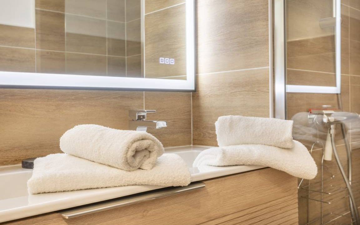 Photo of Bathroom in Hyeres City Centre