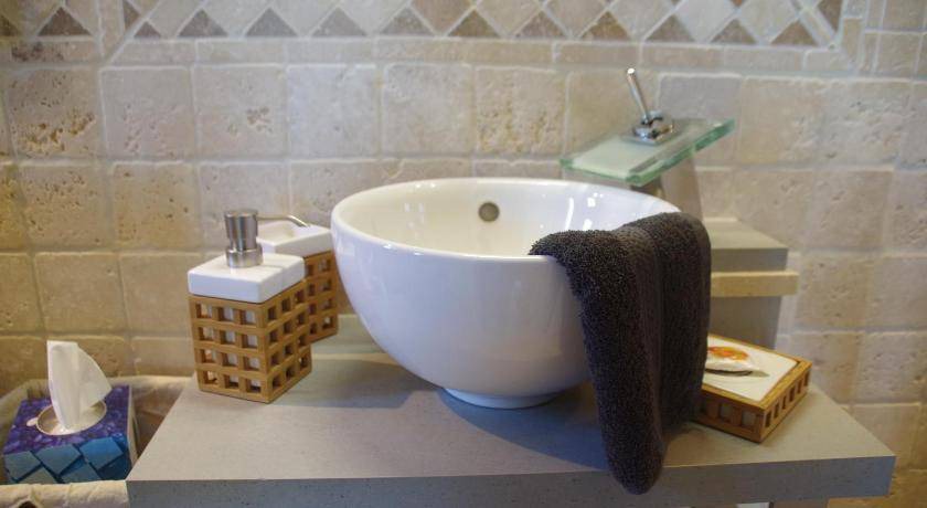 Photo of Bathroom in Brouchaud