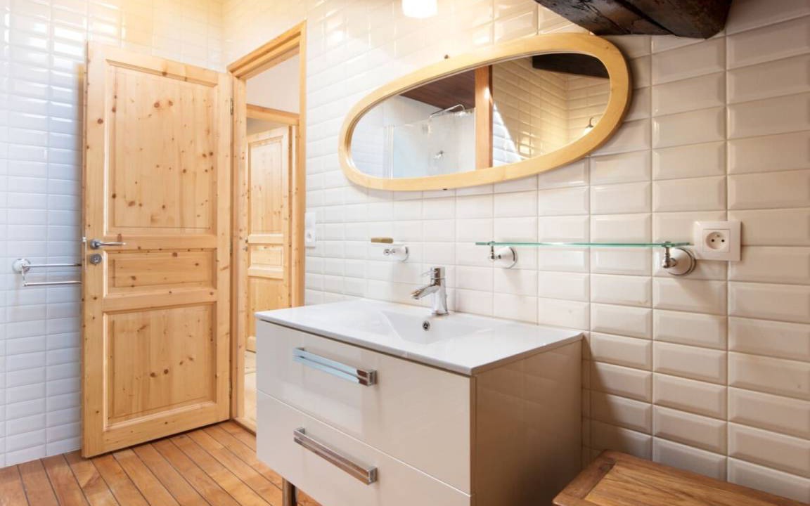 Photo of Bathroom in La Rochelle City Centre