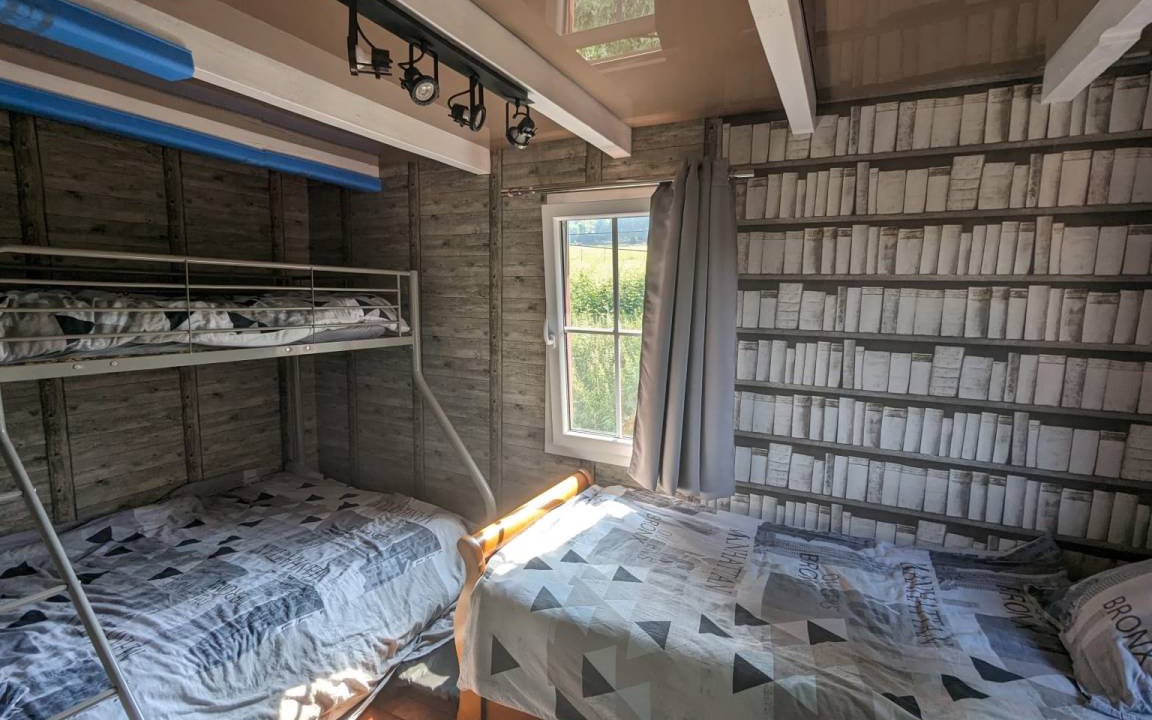Photo of Bedroom in Genneville